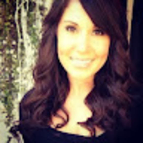 Profile Picture of Jillian Chladek (@jillchladek) on Poshmark