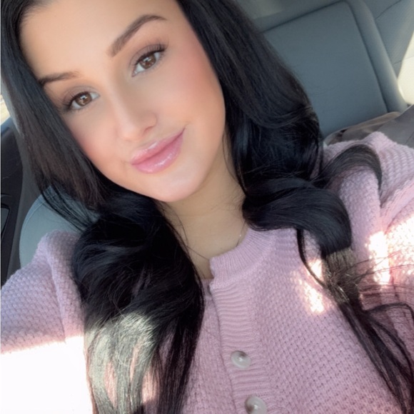 Profile Picture of Jasmine Croley (@jasminecroley) on Poshmark