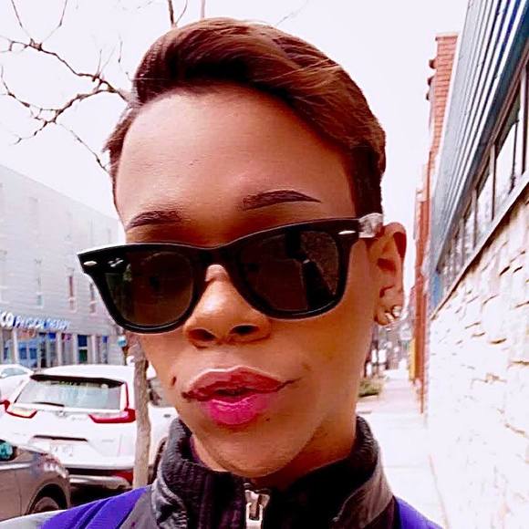 Profile Picture of Darious Kinlow (@dariouskinlow00) on Poshmark