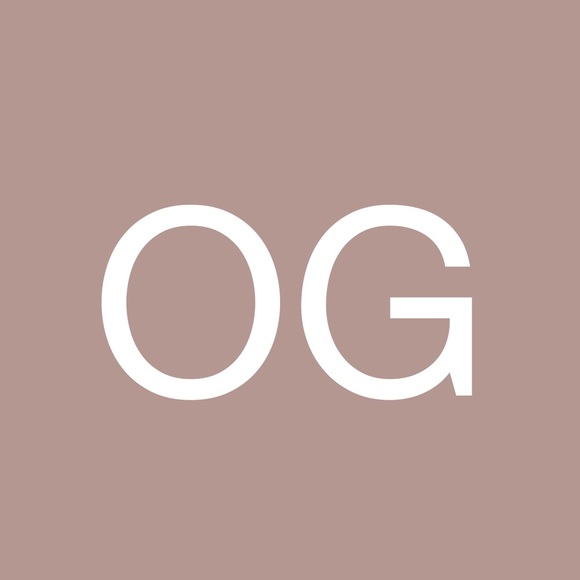 Profile Picture of Olga Glomba (@olgajpeg) on Poshmark