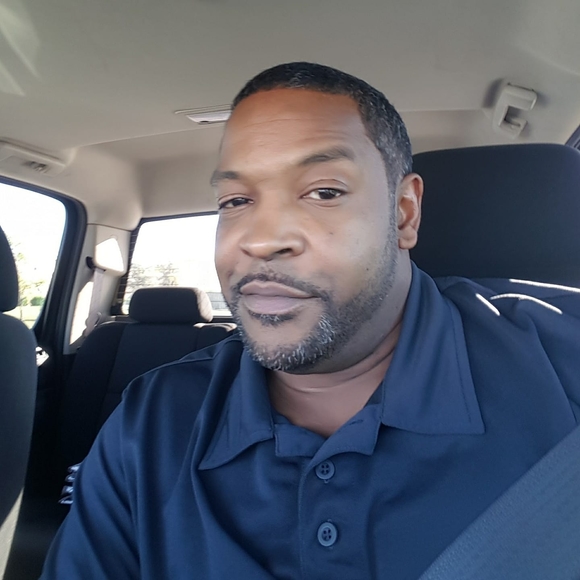 Profile Picture of Shawn Crutcher (@srcrutch) on Poshmark