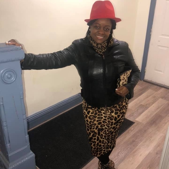 Profile Picture of Dameka Green (@damekagreen777) on Poshmark