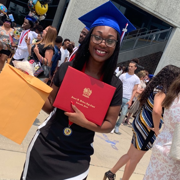 Ta’nae Penney - Poshmark Profile Picture of Ta’nae Penney (@bwanae) on Poshmark