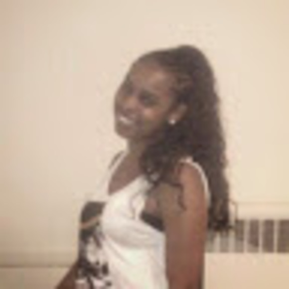 Profile Picture of Jasmine Singleton (@jazzmina88) on Poshmark