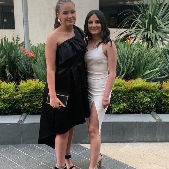 Profile Picture of Elise Pinchbeck (@poppetpinch) on Poshmark