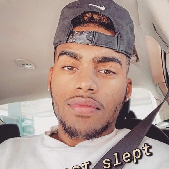 Profile Picture of Sean Fulce (@seanfulce) on Poshmark