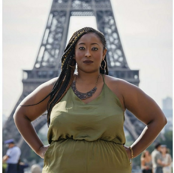 Profile Picture of Lakingya Robinson (@lakingyar) on Poshmark