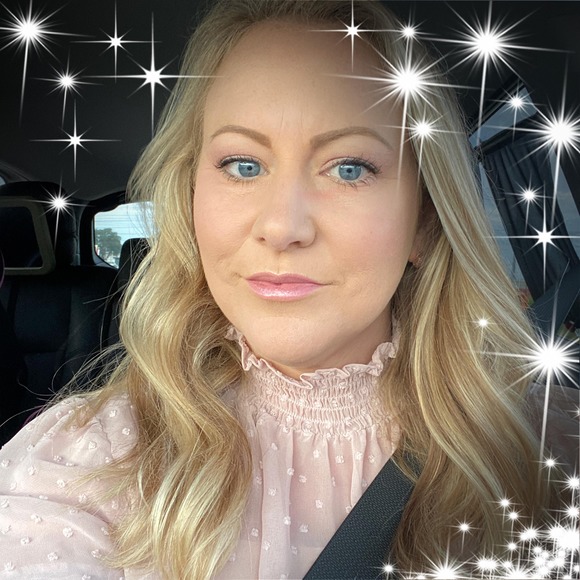 Profile Picture of Taryn Keeler (@tarynsmith84) on Poshmark