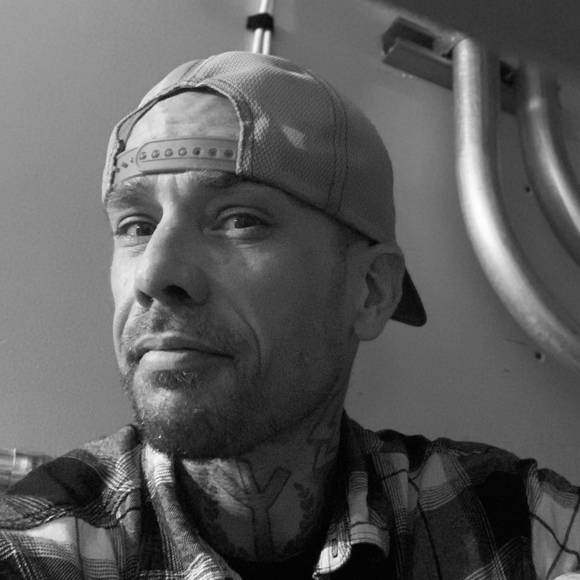 Profile Picture of Bret Hicks (@bret_hicks) on Poshmark