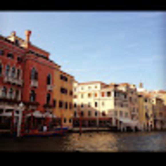 Profile Picture of Jess Eskander (@j_esk) on Poshmark