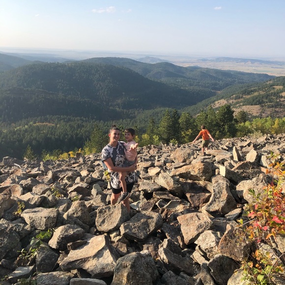 Profile Picture of Tessa Warren (@tessaahhleee) on Poshmark