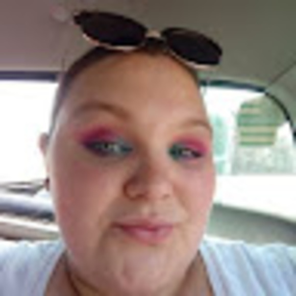 Profile Picture of Abby Korger (@abbykorger) on Poshmark