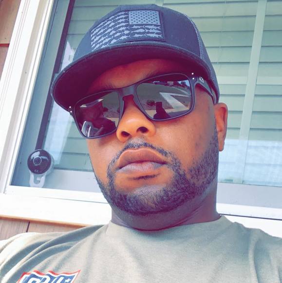 Profile Picture of Clarence Calhoun (@clarencecalhoun) on Poshmark