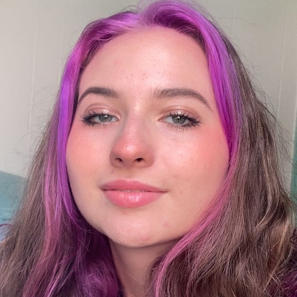 Profile Picture of Olivia Fatica (@orfatica) on Poshmark