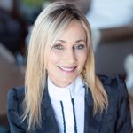 Profile Picture of Laura Barry (@laurabarryluxuryestates) on Instagram