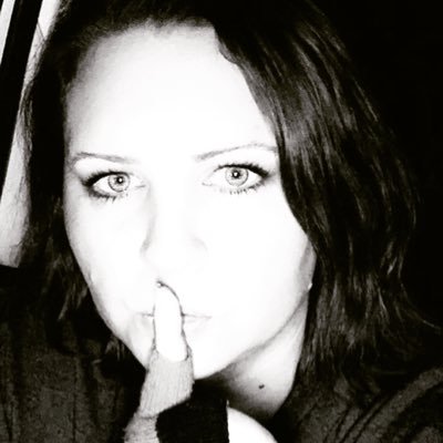 Profile Picture of Amanda Shearer (@AmandaShearer13) on Twitter