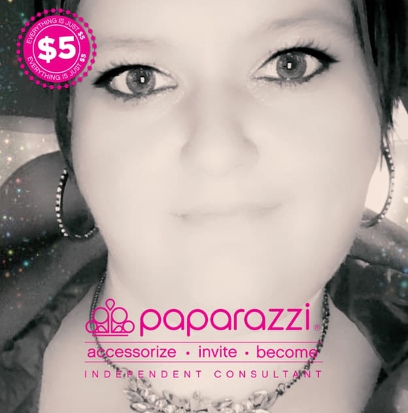 Profile Picture of Crystal Mccloud (@crittal85) on Poshmark