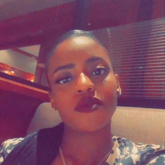 Profile Picture of Diamond Keebler (@dimmee__) on Poshmark