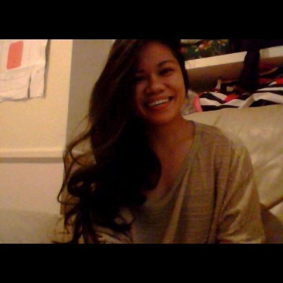 Profile Picture of Lo Reynante (@lolorn87) on Poshmark