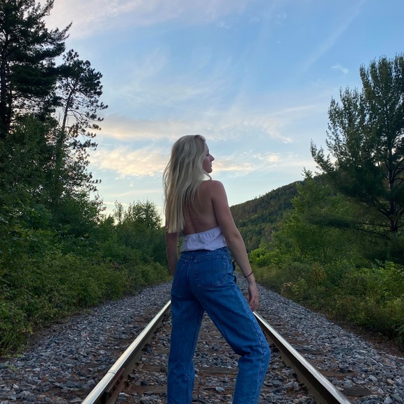 Profile Picture of Lily Gibbons (@lilygibbons772) on Poshmark