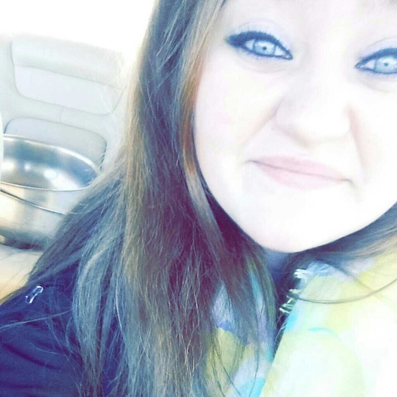 Profile Picture of Sammi Boettcher (@sammidoodles9) on Poshmark