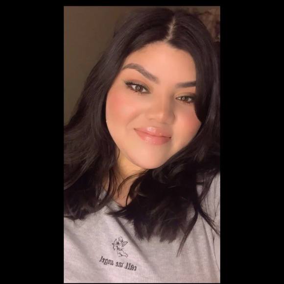 Profile Picture of Genefer Aguilar (@gmaguilar) on Poshmark