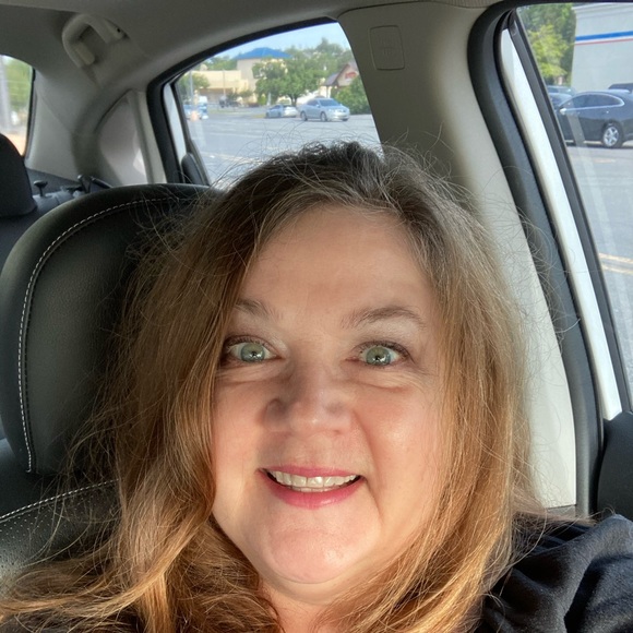 Profile Picture of Rosemary Harless (@rosemaryharless) on Poshmark