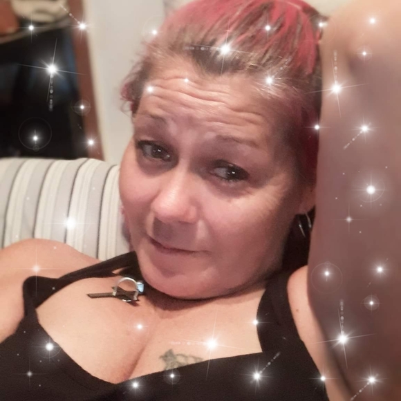 Profile Picture of Tammy Bledsoe (@onelittlebitty) on Poshmark