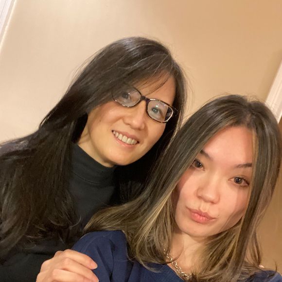 Profile Picture of Yun Li (@alps_2024) on Poshmark