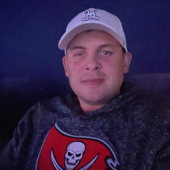 Profile Picture of Joshua Sepulveda (@joshuasepulv123) on Poshmark