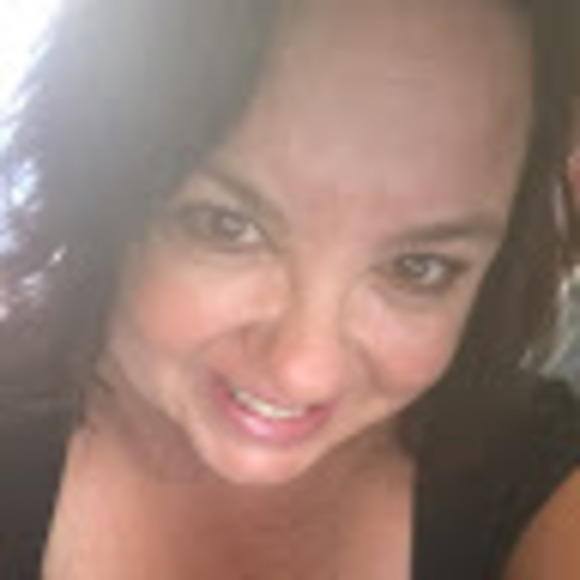 Profile Picture of Shelley Henkle (@michelehenkle12) on Poshmark