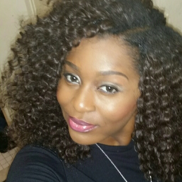 Profile Picture of Rafatu Erskine (@arewarae) on Poshmark