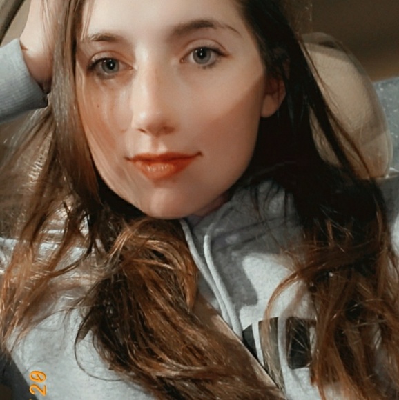 Profile Picture of Sophie Ferrian (@sophie_ferrian) on Poshmark