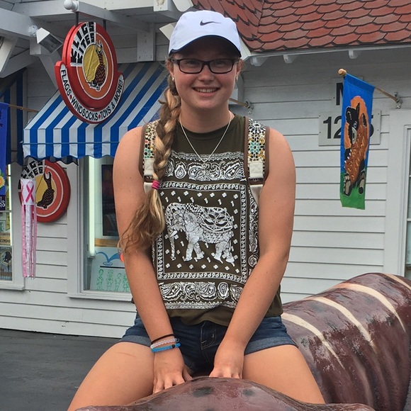 Profile Picture of Brianna Gilbert (@brizzy17) on Poshmark