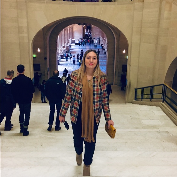 Profile Picture of Emily Bloxam (@ecbloxam) on Poshmark