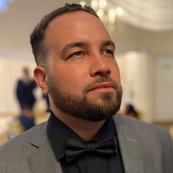 Profile Picture of Chris Costa (@ladiesman9010) on Poshmark