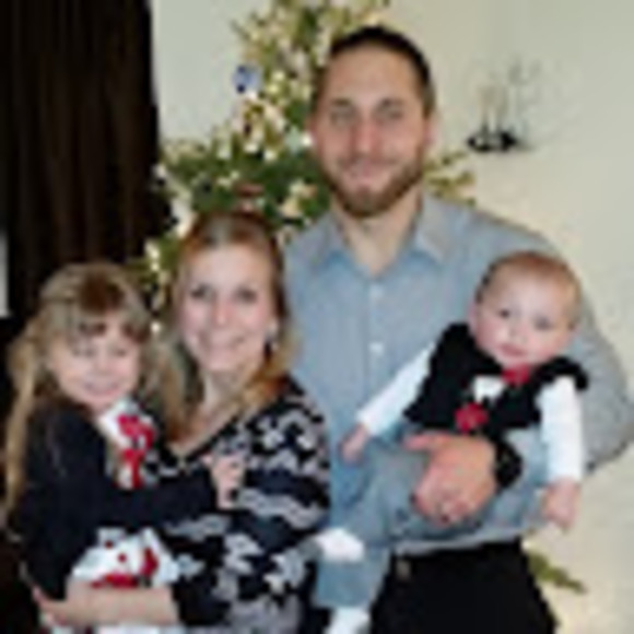 Profile Picture of Jeff Strong (@jrstrong31) on Poshmark