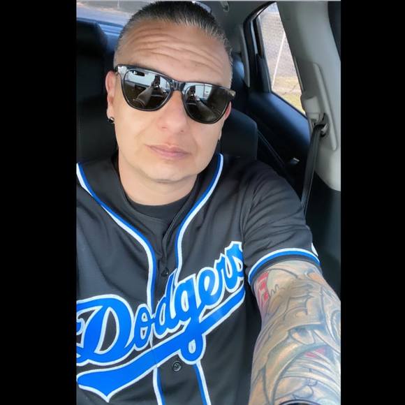 Profile Picture of Mike Perdomo (@mikeperdomo) on Poshmark