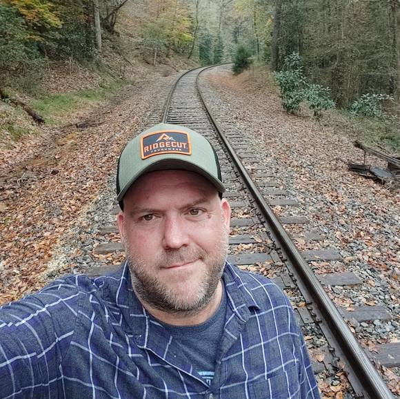 Profile Picture of George Walker (@razorwalker79) on Poshmark