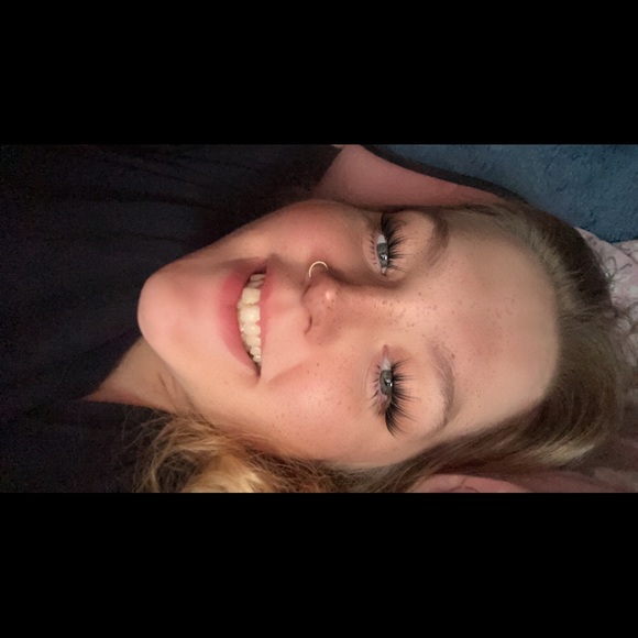 Profile Picture of Tori Brenner (@torinicco) on Poshmark