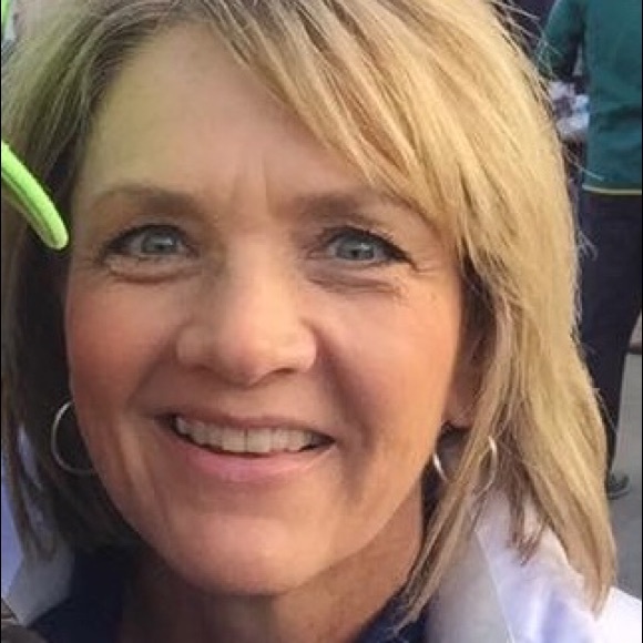 Profile Picture of Karla Pijaszek (@krpijaszek) on Poshmark