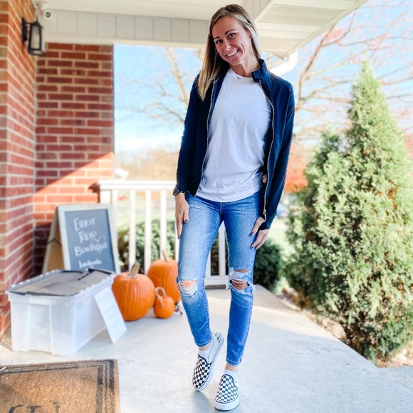 Profile Picture of Crystal Eilers (@cjmeilers14) on Poshmark