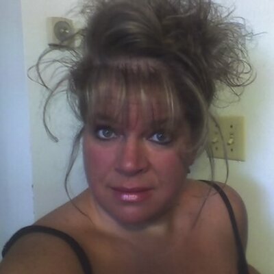 Profile Picture of Vicky Mason (@QsMom1) on Twitter