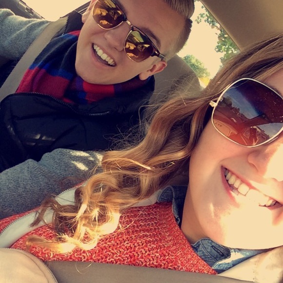 Profile Picture of Rebecca Beland (@rebekkab) on Poshmark