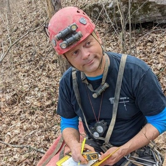 Profile Picture of Warren Wyatt (@warren_wyatt) on Poshmark