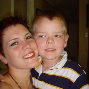 Profile Picture of Elisa Davis (@messypaint) on Myspace