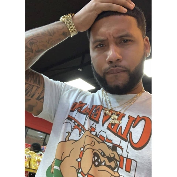 Profile Picture of Louis Maurosa (@louismaurosa) on Poshmark