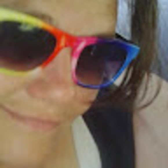 Profile Picture of Mlisse Peake (@peakemf) on Poshmark