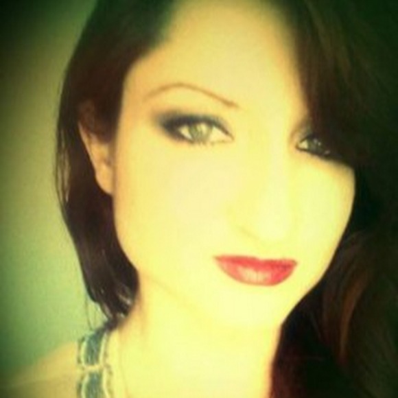 Profile Picture of Naama Goss (@naamagoss) on Poshmark