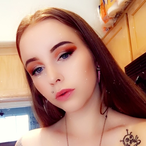 Profile Picture of Darlene Tuttle (@babyyblue7717) on Poshmark